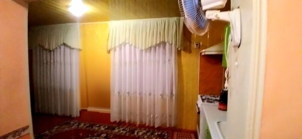 Бобур махалласида 1хона 2хона килинган квартира срочна сотилади