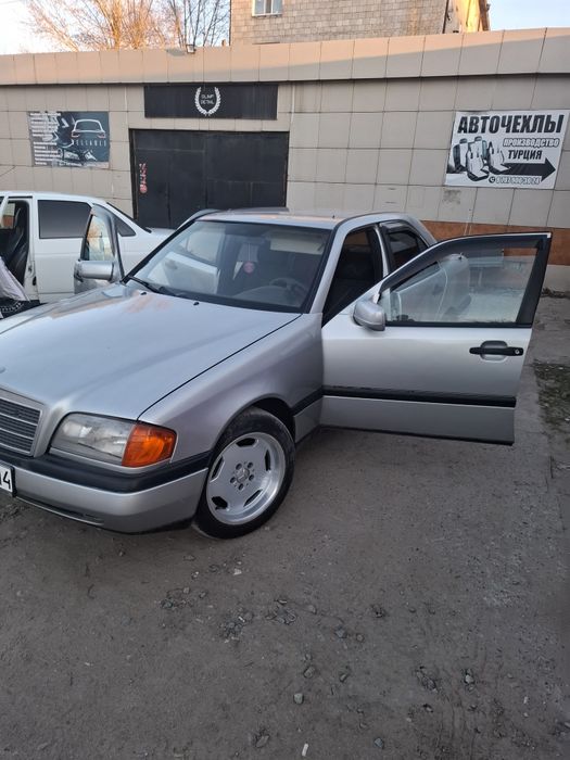 Авто мерс с200 2.0