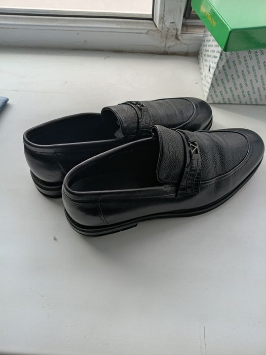 Продав обувь, туфли