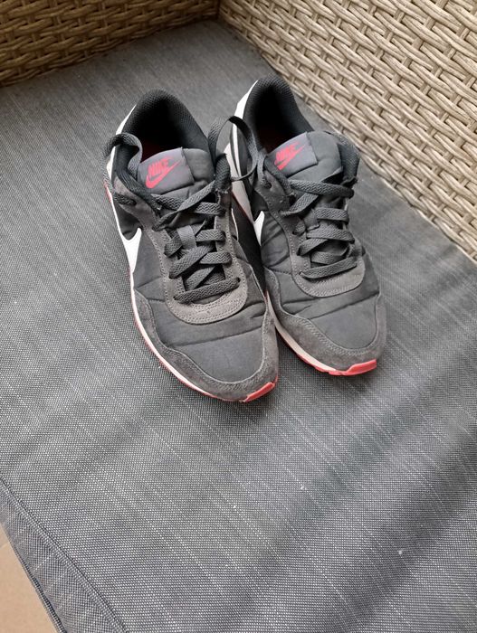Маратонки Nike 10 евро