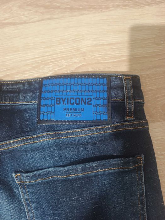 Blugi icons noi cu etichetă