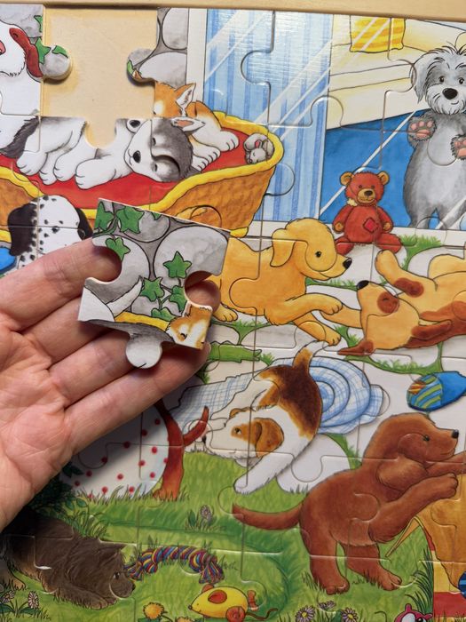 Doua puzzle Goki din lemn