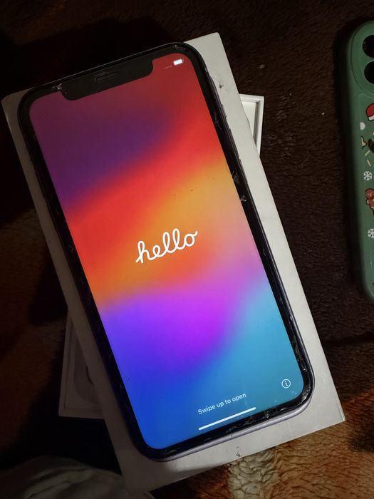 Продам айфон 11 128гб