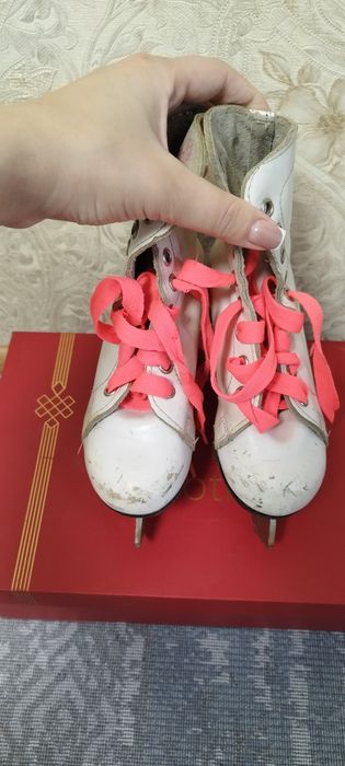 Продам детские коньки