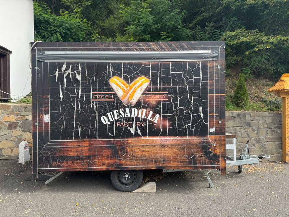 De vanzare: Afacere la cheie - Rulotă complet mobilată și utilată