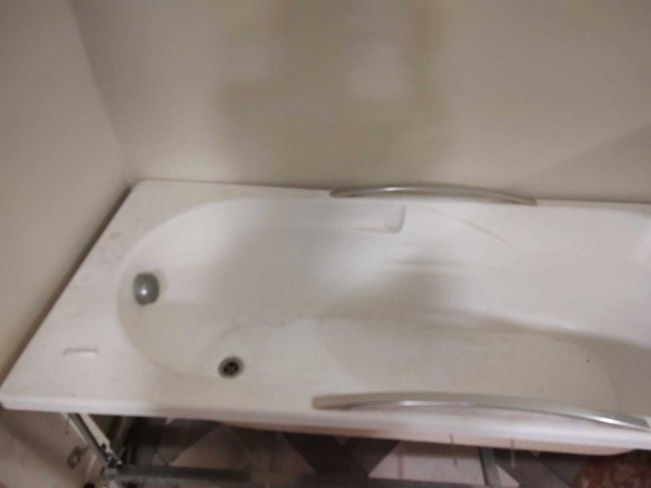 Вана, материал стъклопласт, с облегалка за главата