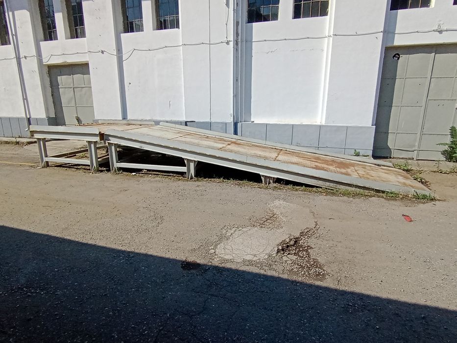 Rampă metalică profesională pentru încărcare TIR – 11 m x 2,7 m – Capacitate mare  40T