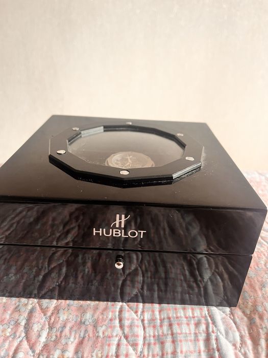 Срочно продам часы HUBLOT