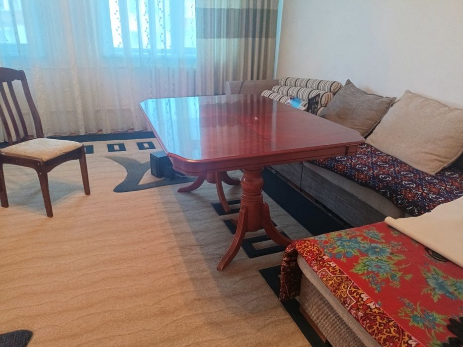 Стол. Стол для зала