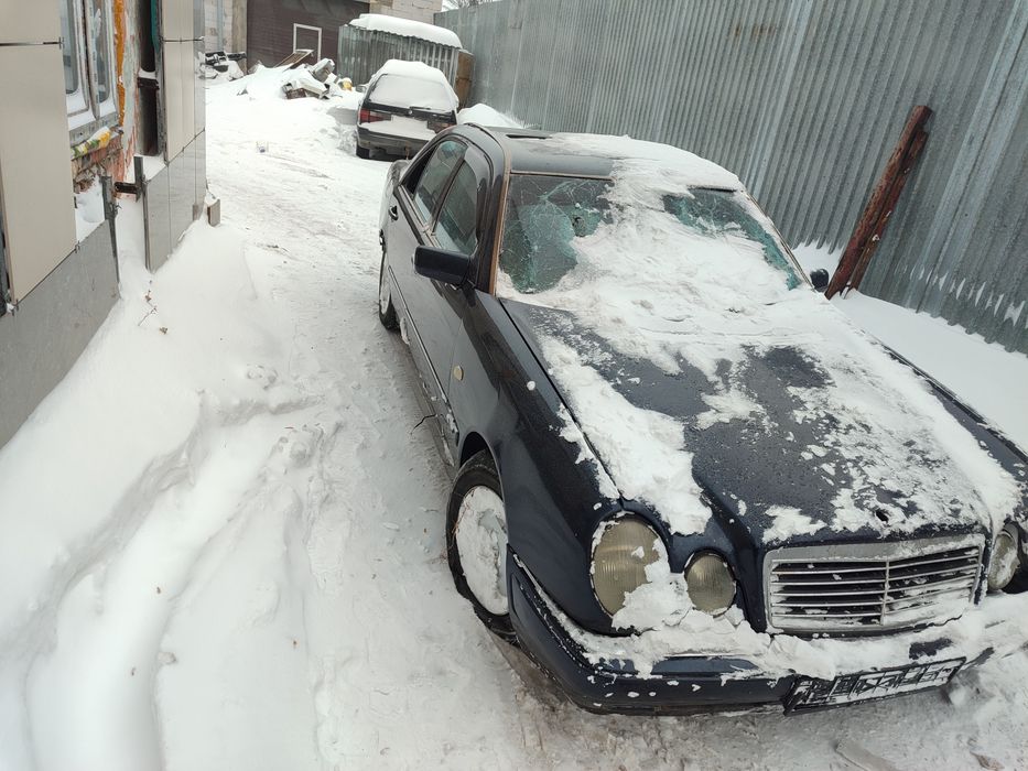 По запчастям продаётся Мерседес Е200 W210