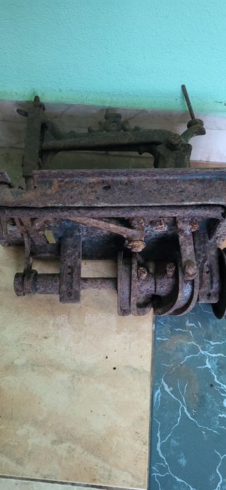 Masina de cusut foarte veche