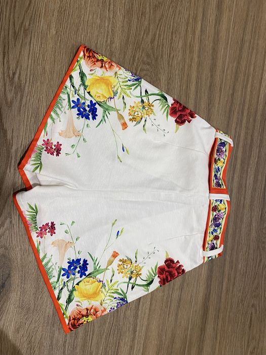 Дамски къси гащи