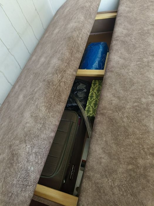 Продам диван тахта