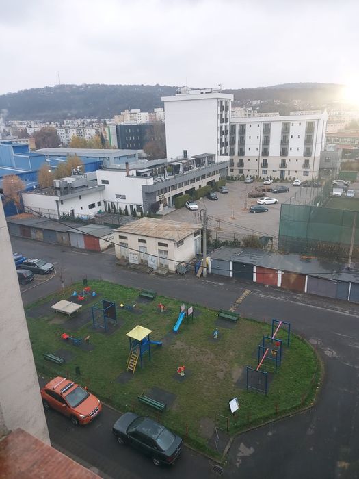 Inchiriez apartament 3 camere Cartier Tudor zona Corina