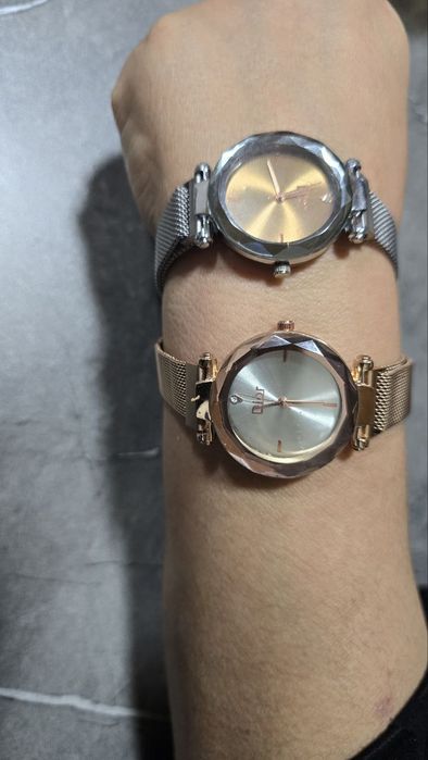 Часы новые стилные