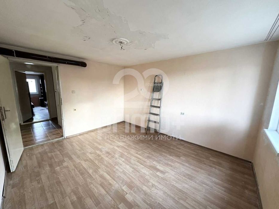 Продава се Тристаен апартамент в Велико Търново, Център - 71 кв.м за 399 €/кв.м - Снимка #2