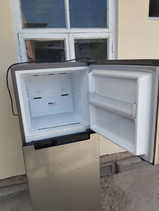 Muzlatgich sotiladi b/u 900