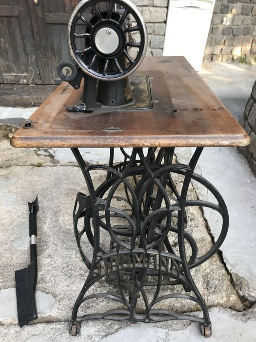 Шевна машина Singer/Naumann SN