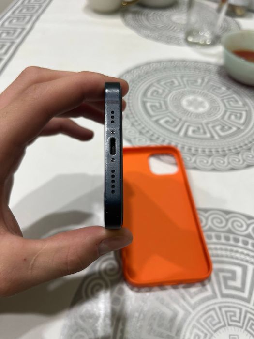 Обменяю iPhone 13 128GB АКБ 79%