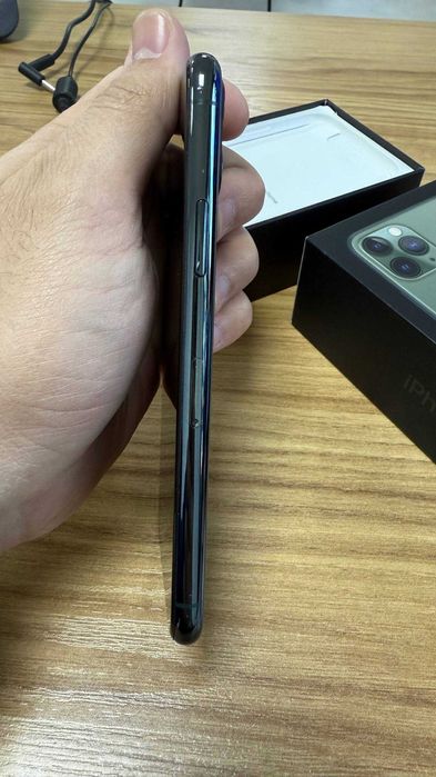 Iphone 11 pro LLA 64g sotiladi