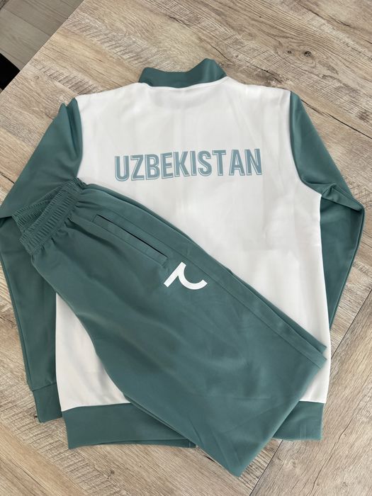 Uzbekistan spartivka komplekt
