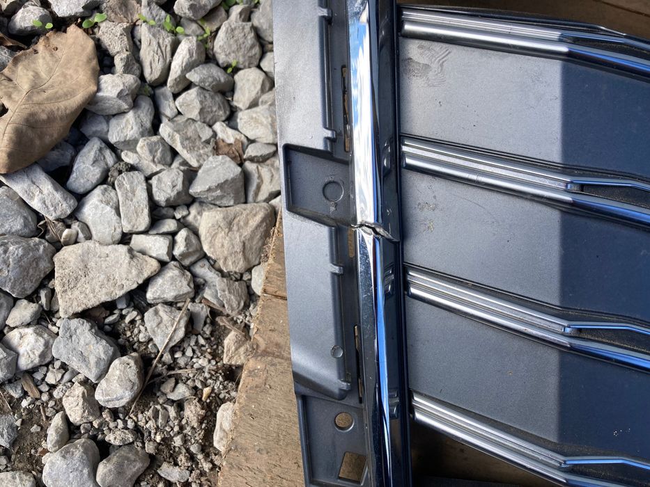 Оригинална Решетка Audi A4. S4. B9. (2015-2024). 8W0853651M.