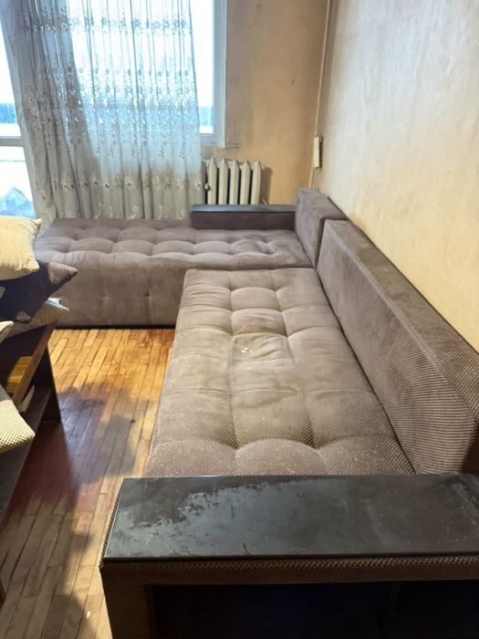Кафяв неразтегателен ъглов диван