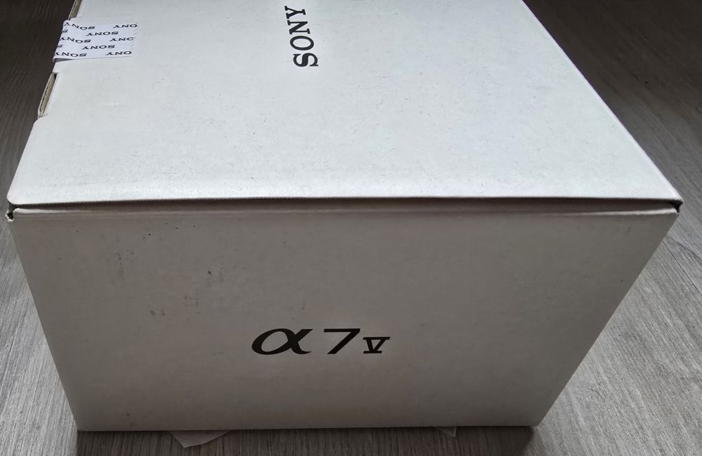 Комплект фотоапарат Sony A7 V + Sony FE 24-70 f/2.8 GM II и аксесоари