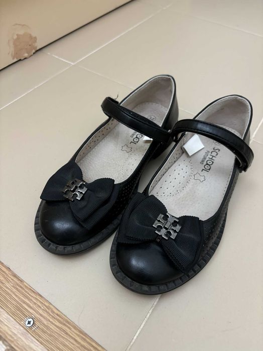 Продам туфли на девочку