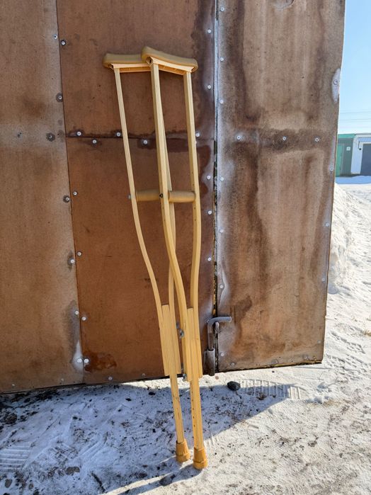 Продам костыли подмышечные