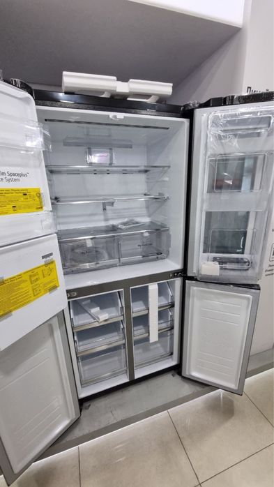 Холодильник  LG  GR-X29FTQEL