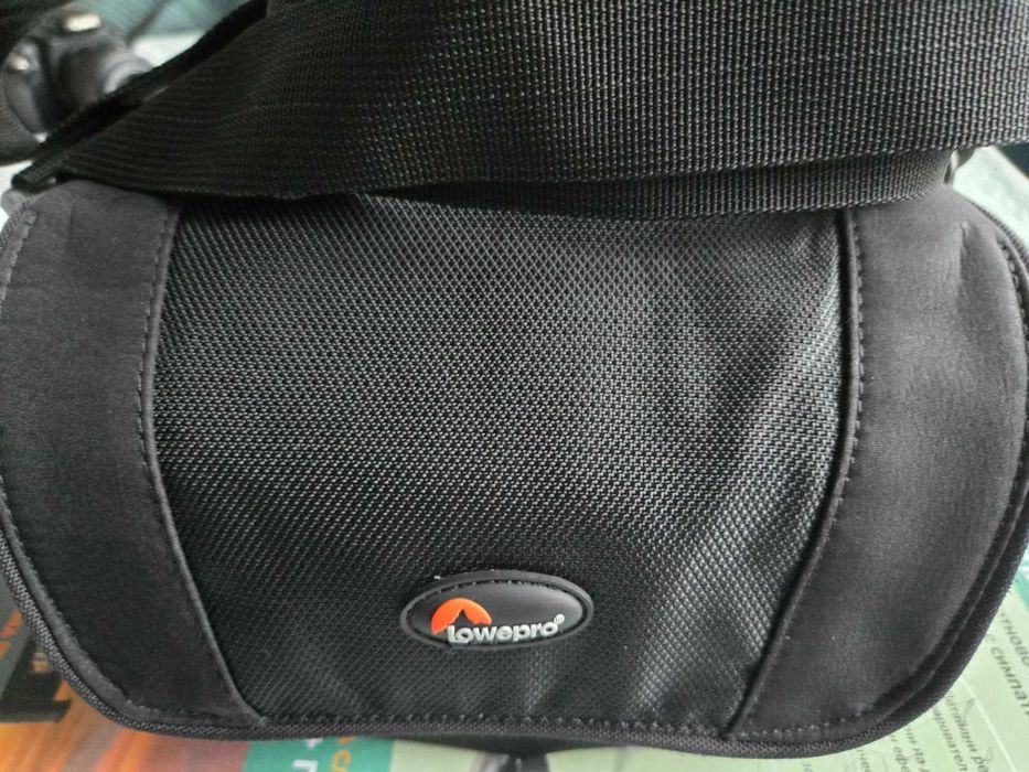 Sony A550 + kit 18-55 + 2 батерии + Lowepro Edit 140 чанта!