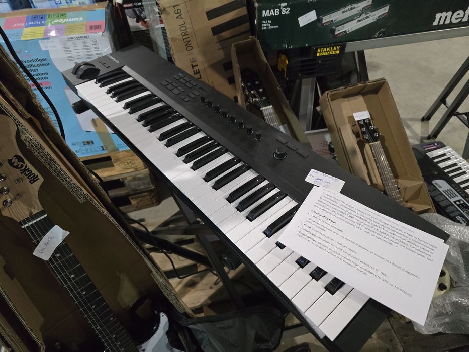 Controler MIDI Komplete Kontrol A61