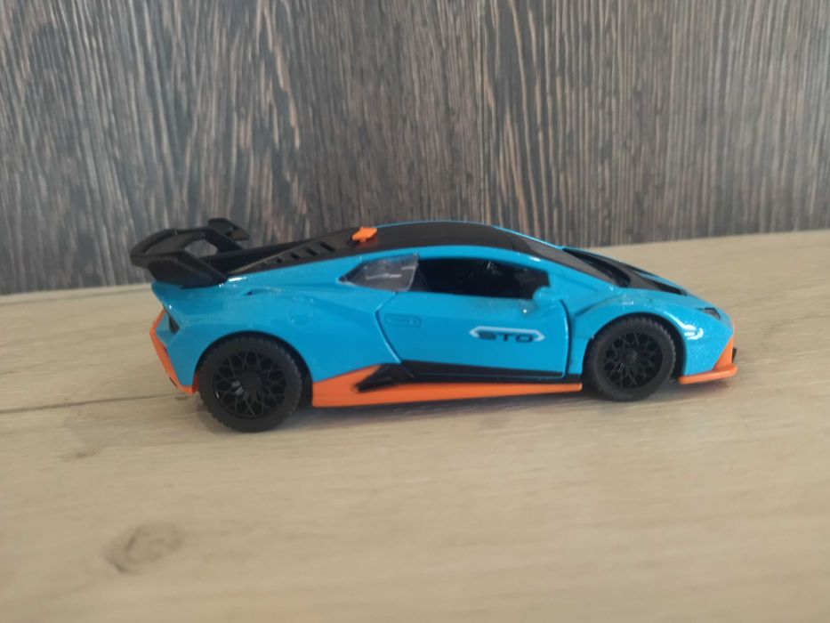 Метална количка Lamborghini Huracan STO !!!