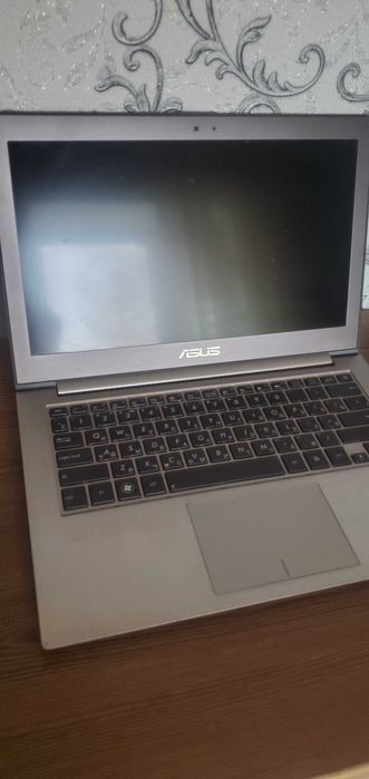 Мини ноутбук Асус