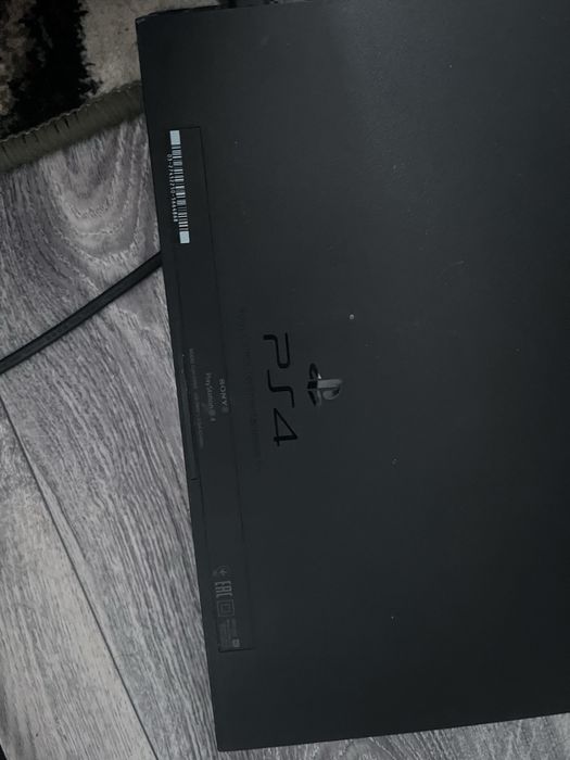 Playstation4 в хорошем состоянии