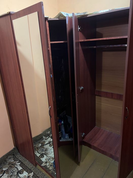 Продам Шкаф в прихожую