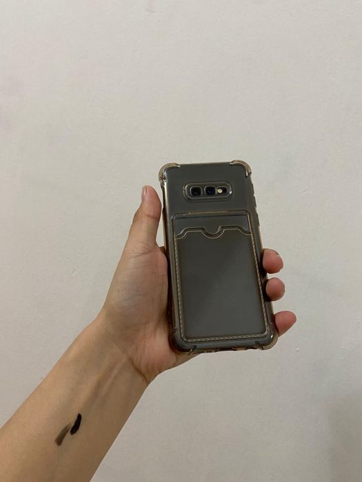 Samsung s10e 128гб