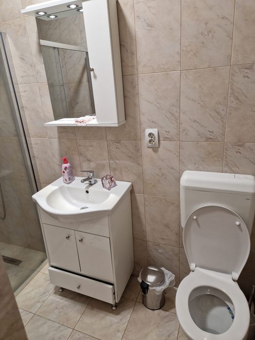 Cazare muncitori – camere cu baie proprie, bucătărie utilată și parcare