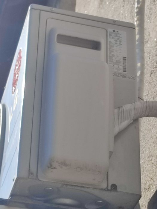 Продавам климатик LG P18EL в отлично състояние