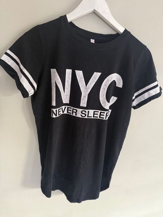 STRADIVARIUS,NEW YORKER дамски тениски.5 броя за 15 лв ОБЩО!Размер S.