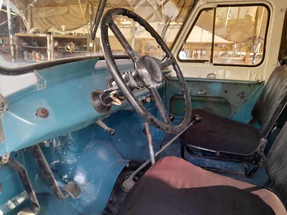 Uaz 469 sotiladi