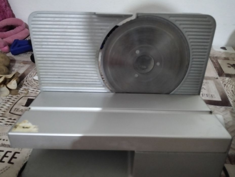 Feliator de mezeluri