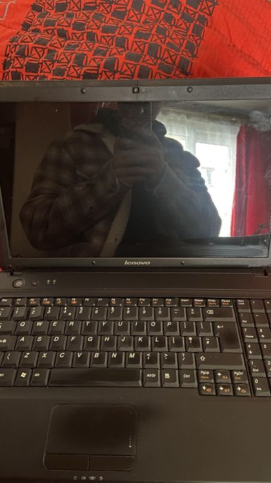 Lenovo G550 - 1TB HDD - Laptop pt. stocare / filme + Mouse