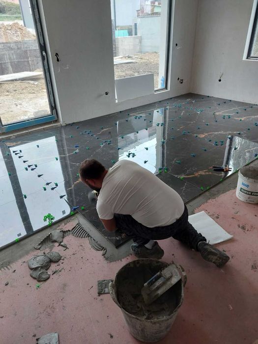 Лепене на плочки и камък