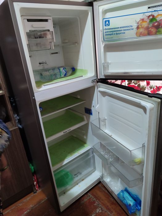 Продается холодильник  яшнабадский район