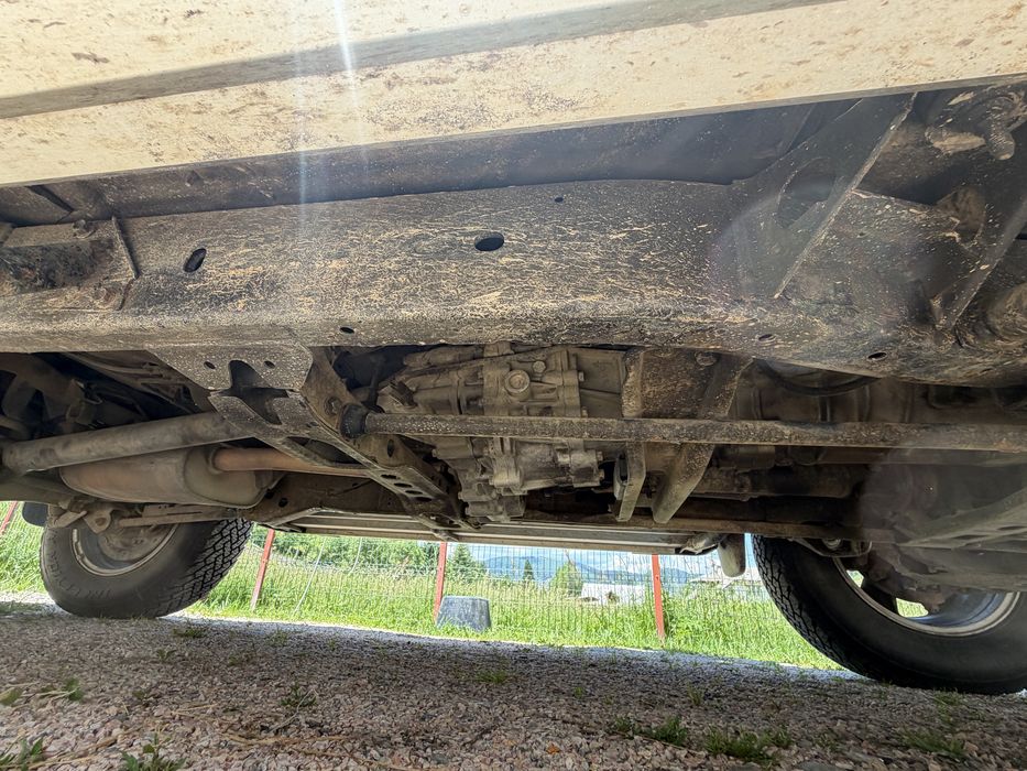 Nissan Terrano 2   2.7 Diesel