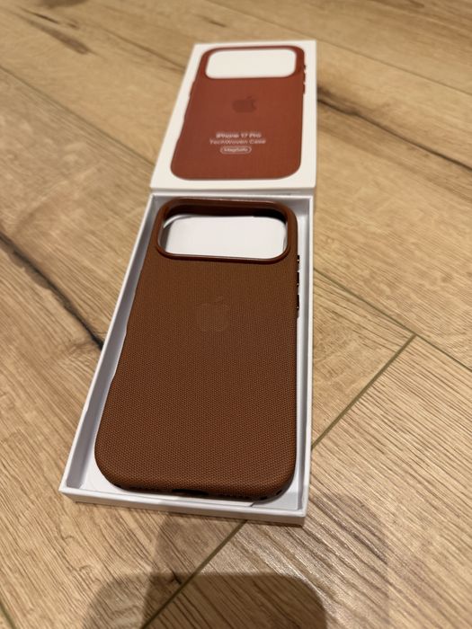 Husa de protectie Apple TechWoven Case cu MagSafe pentru iPhone 17 Pro, Sienna