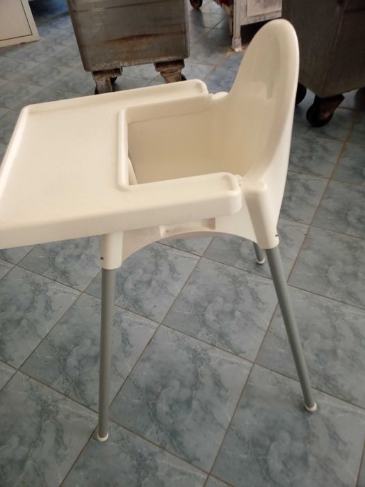 Столче за хранене , столче за кола и стойка за къпане