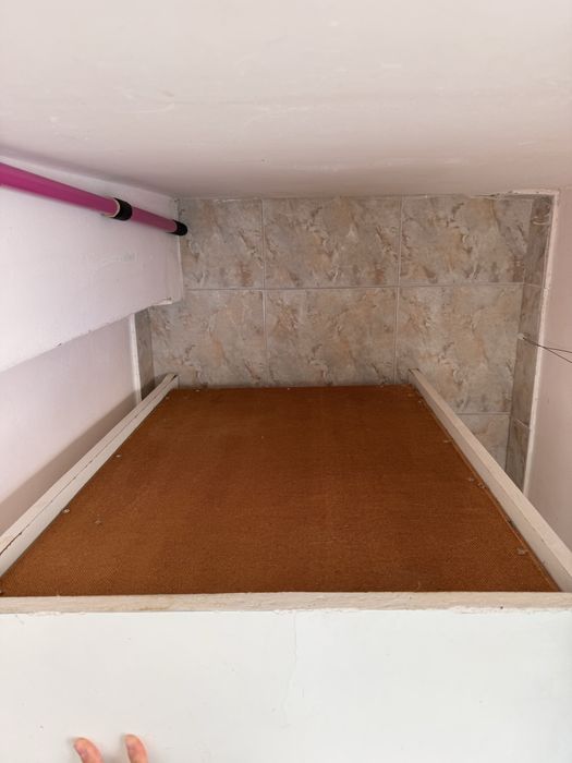 Скрин/шкафче с чекмедже и рафтове